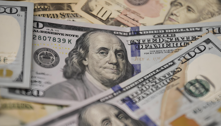 Wall Street Bets on a Stronger Dollar Next Year